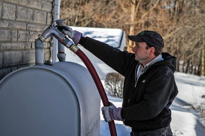 filling tank with heating oil